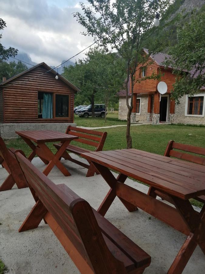 Bujtina Pllumi Theth Bed & Breakfast Dış mekan fotoğraf