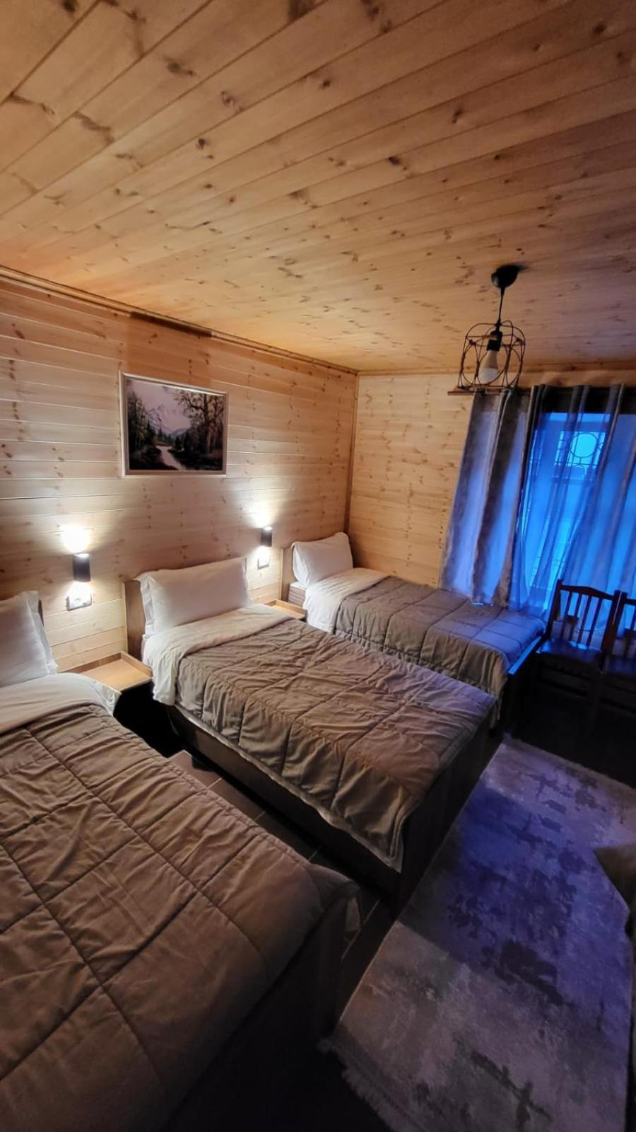 Bujtina Pllumi Theth Bed & Breakfast Oda fotoğraf
