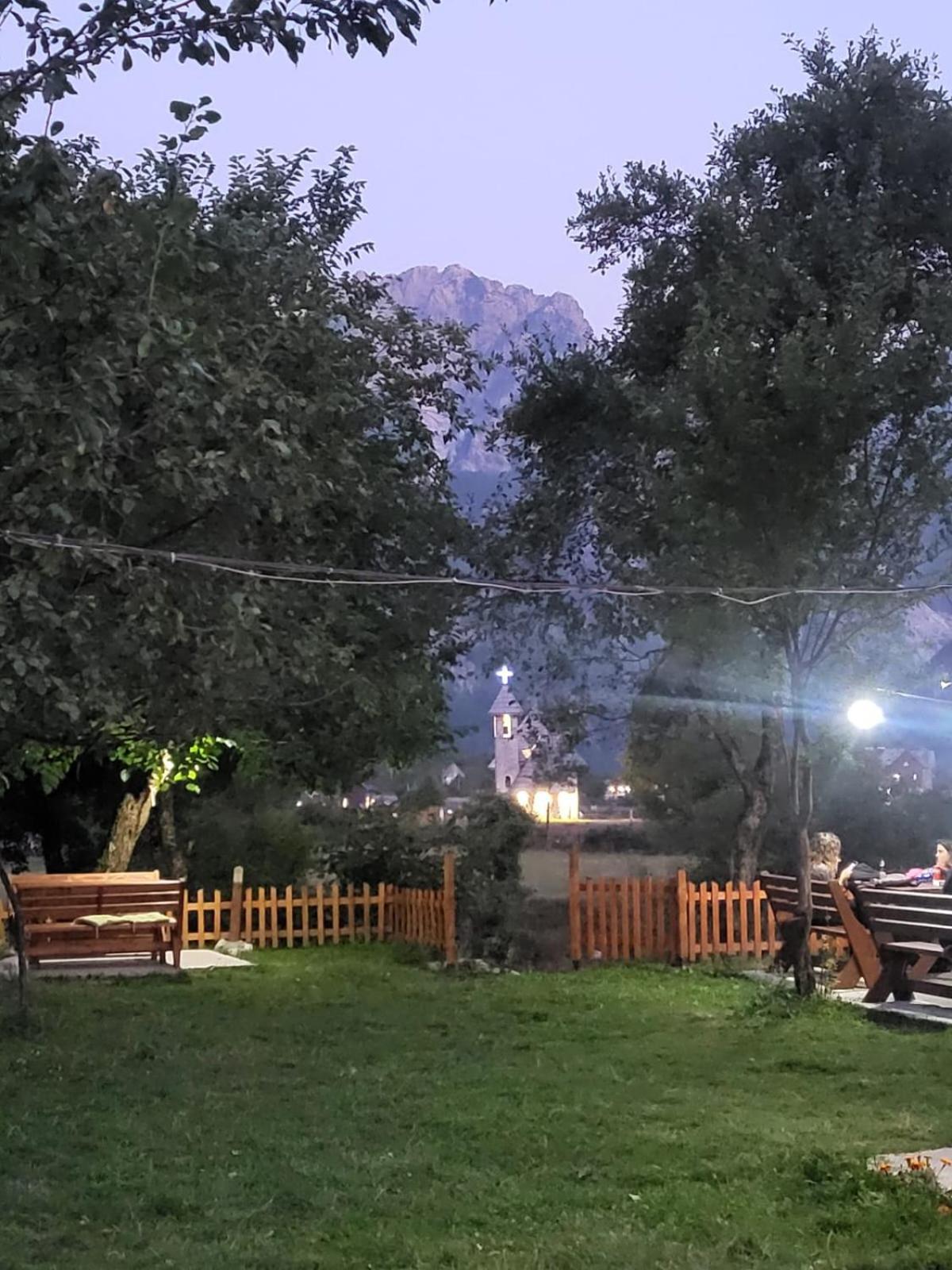 Bujtina Pllumi Theth Bed & Breakfast Dış mekan fotoğraf