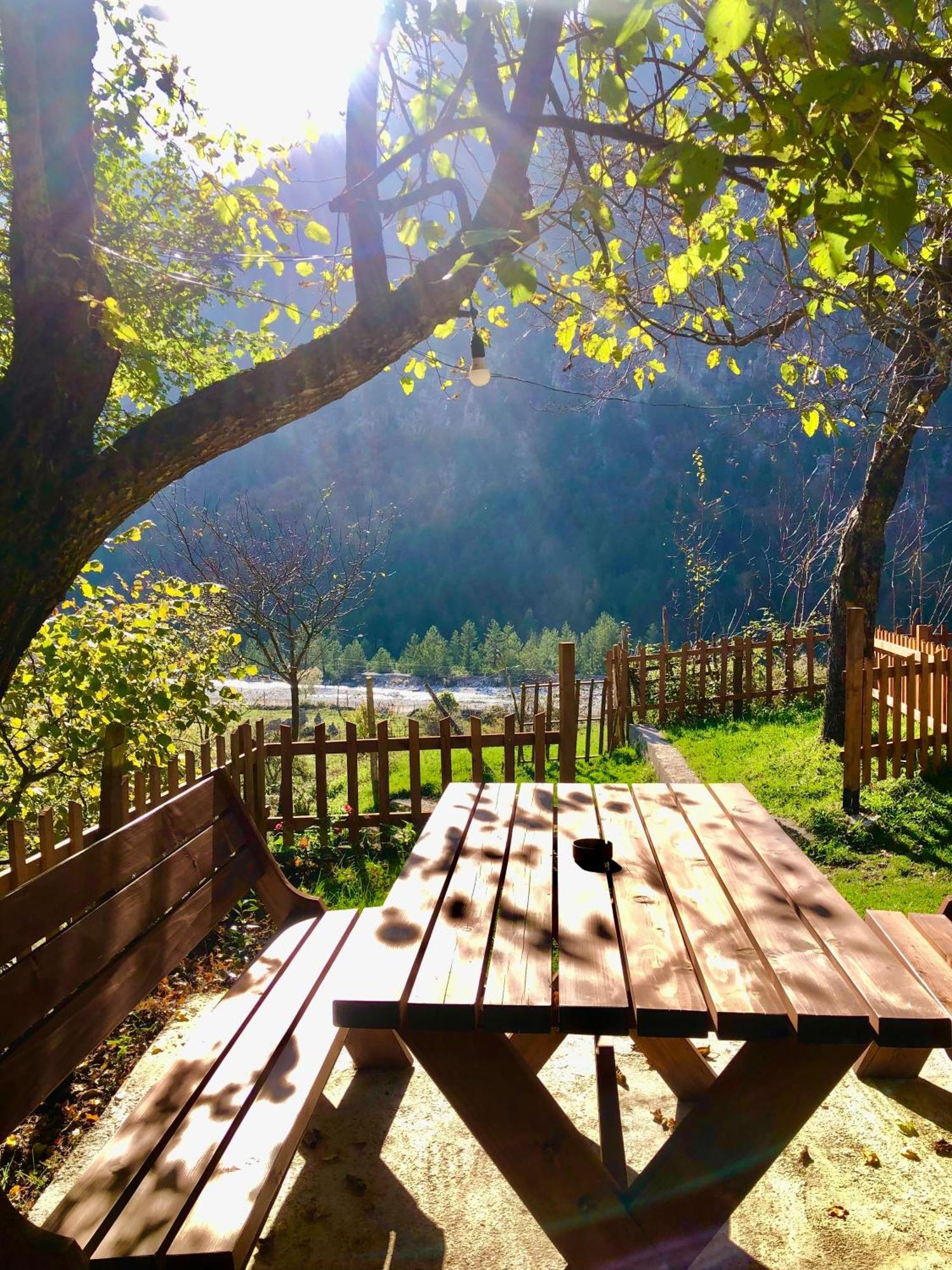 Bujtina Pllumi Theth Bed & Breakfast Dış mekan fotoğraf